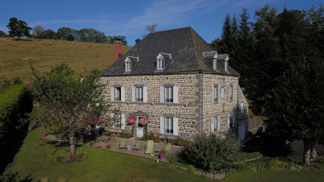 Maison D'Hotes La Nichee Rochefort-Montagne 외부 사진