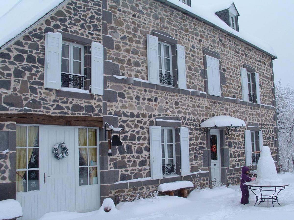 Maison D'Hotes La Nichee Rochefort-Montagne 외부 사진