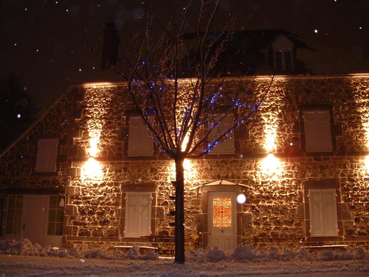 Maison D'Hotes La Nichee Rochefort-Montagne 외부 사진